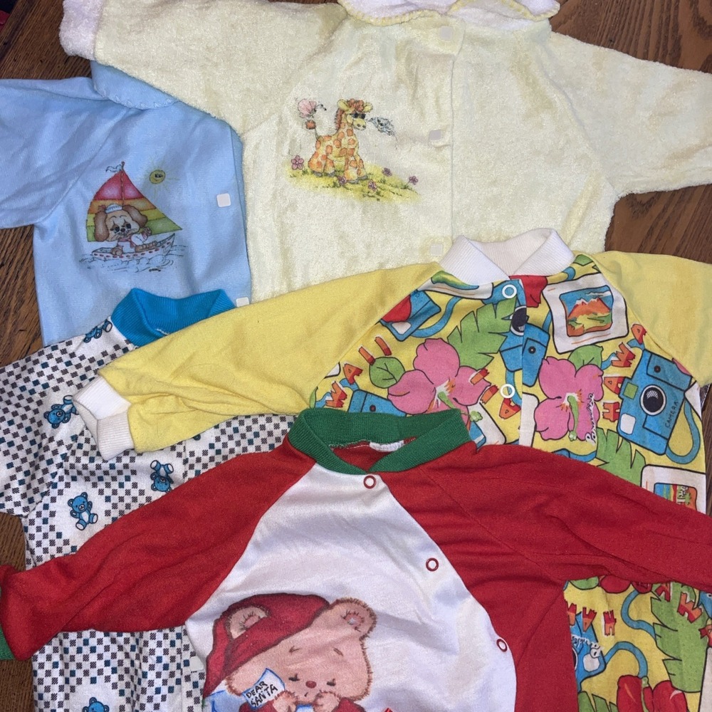5 Vintage sleepers playwear snap closure Length 21-25"‎
